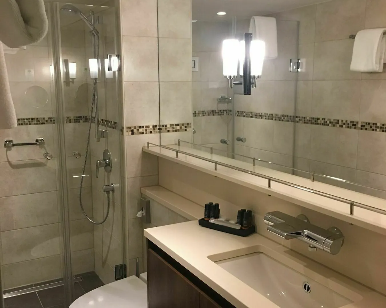 Hotel Knm Ms William Shakespeare - Frankfurt Francoforte sul Meno 4*,